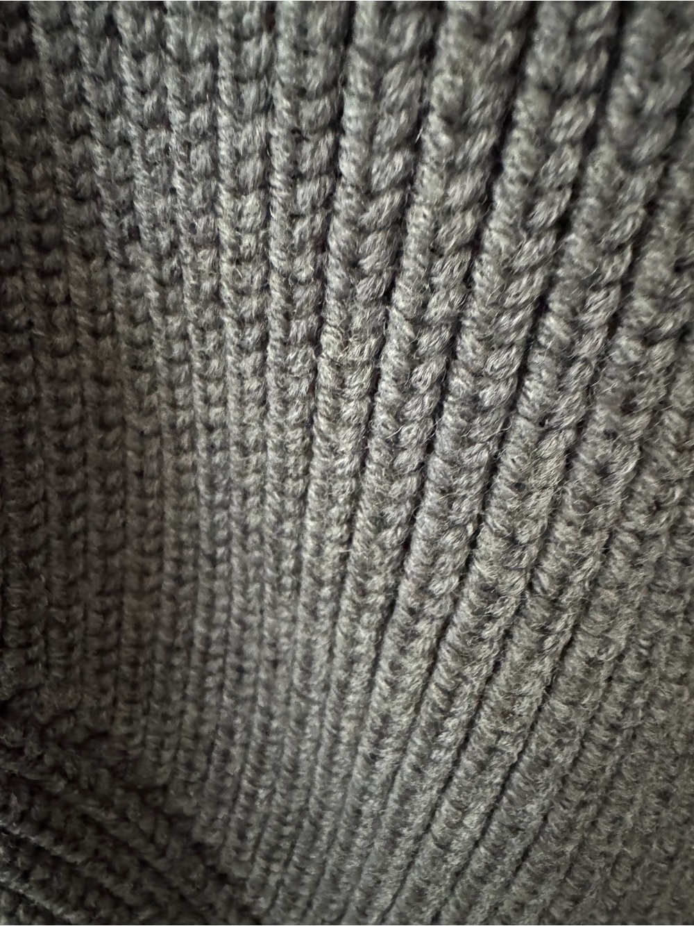 Alexander McQueen Charcoal Gray Ribbed Peplum Zip Cardigan with Gold Zipper - Picture 3 of 6